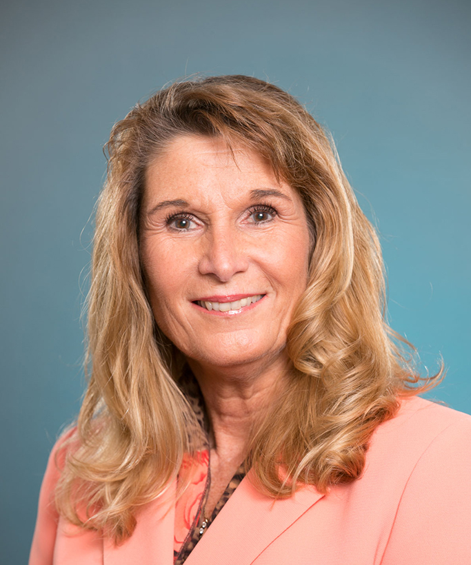 Grand Oaks Palm City Team Senior Living Administrator Laurie Allen